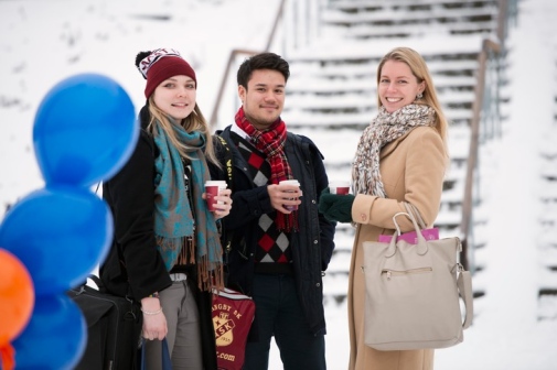 en grupp studenter, vinter en grupp studenter, vinter